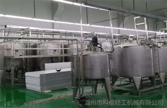 科(kē)信定制 全自(zì)動 不鏽鋼 時産8000瓶蘋果醋飲料生(shēng)産線設備